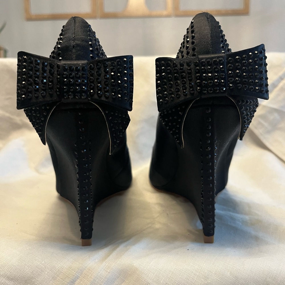 NWOB David Tutera Heels With Amazing Detail